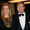 Les royaux néerlandais assistaient vendredi 7 octobre 2011 à la soirée de gala du 40e anniversaire de la compagnie Introdans, dont la reine Beatrix est la marraine. La monarque était accompagné de son fils et héritier le prince Willem-Alexander avec son épouse Maxima.