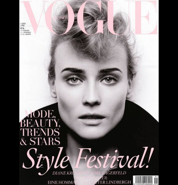 Diane Kruger, sous l'oeil de Karl Lagerfeld pour le Vogue allemand d'avril 2010.