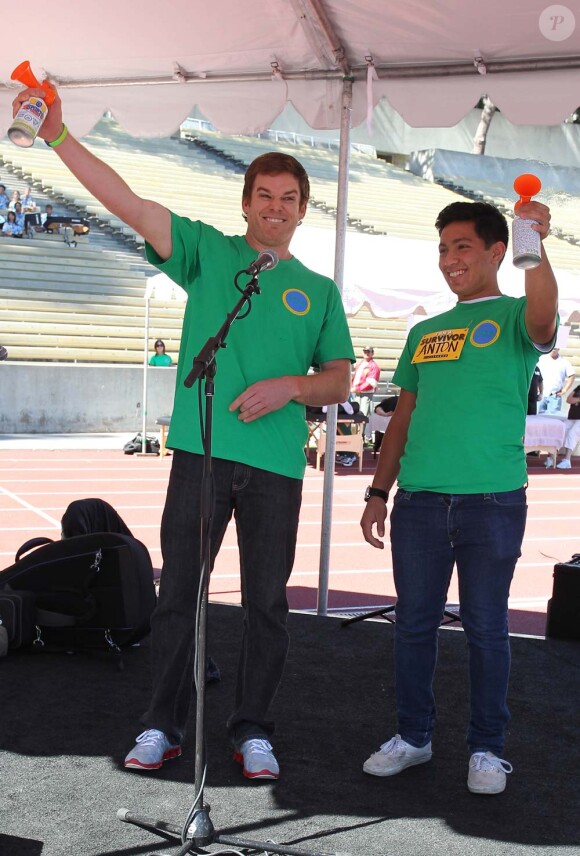 Michael C. Hall, star de la série Dexter, participe à la marche de charité en faveur du programme de recherche contre les lymphomes de l'université de Los Angeles, le 9 octobre 2011.