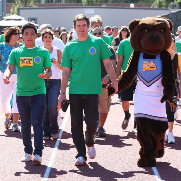 Michael C. Hall participe à la marche de charité en faveur du programme de recherche contre les lymphomes de l'université de Los Angeles, le 9 octobre 2011.