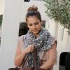 Jessica Alba à Santa Monica, est allée rendre visite à son époux Cash Warren le 10 octobre 2011