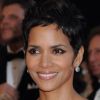 Un regard de braise, une bouche délicieuse et une peau de bébé... Halle Berry est toujours aussi divine à 45 ans.