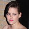 Avec ses lèvres fuchsia, Kristen Stewart opte pour un maquillage glamour à souhait ! 17 mars 2010