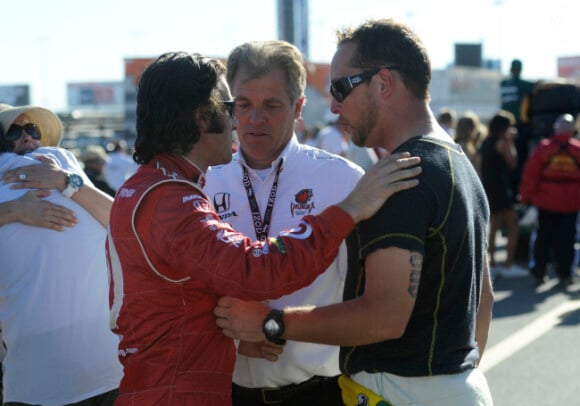 Le champion d'IndyCar Dario Franchitti après l'accident qui a coûté sa vie à Dan Wheldon le 16 octobre 2011 à Las Vegas