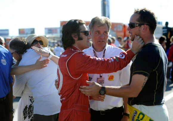 Le champion d'IndyCar Dario Franchitti après l'accident qui a coûté sa vie à Dan Wheldon le 16 octobre 2011 à Las Vegas
