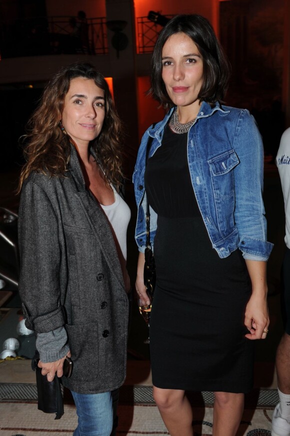 Mademoiselle Agnès et Zoé Félix lors de la soirée San Pellegrino avec BVLGARI à la piscine du Ritz le lundi 17 octobre 2011 à Paris
