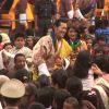 Dimanche 16 octobre 2011, le roi Jigme Khesar du Bhoutan et la reine Jetsun ont vécu l'apothéose des célébrations de leur mariage au stade de Thimpu, après la cérémonie du 13 octobre à Punakha.