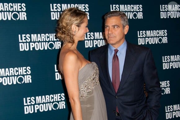 Projection du film de George Clooney Les Marches du pouvoir, à Paris. Il est accompagné de Stacy. 18 octobre 2011