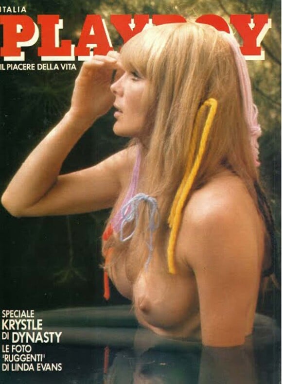 Linda Evans photographiée par John Derek en couverture du Playboy italien en 1983. Les photos ont été originellement publiée dans le Playboy américain en 1971.