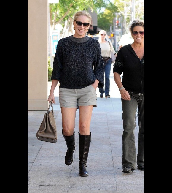 Sharon Stone dans les rues de Los Angeles le 7 octobre 2011