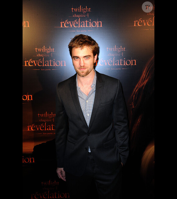 Robert Pattinson à Paris pour la promotion de Twilight, le 23 octobre 2011