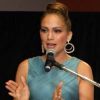 Jennifer Lopez a fait une apparition remarquée dans un magasin Best-Buy de Los Angeles pour sa fondation Maribel. Le 25 octobre 2011