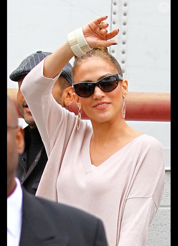 Jennifer Lopez croisée à L.A avant de se rendre chez Best Buy. Le 25/10/11