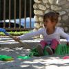Jessica Alba est une maman sur tous les fronts ! Elle s'amuse comme une enfant à Los Angeles en famille, dans un parc de la ville. Le 29/1011
