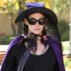 Jennifer Garner n'a pas oublié Halloween. La star, enceinte, était déguisée en sorcière, pour aller déposer ses filles à l'école, le 31 octobre 2011 à Santa Monica en Californie