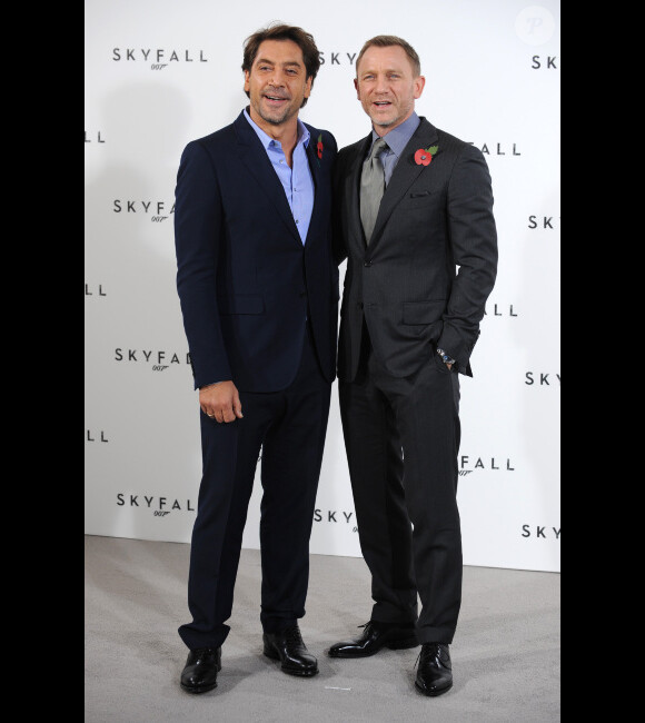 Javier Bardem et Daniel Craig pour la première conférence de presse de Skyfall, à Londres le 3 novembre 2011.