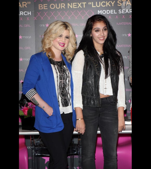 Lourdes Leon et Kelly Osbourne lors du Material Girl "Lucky Stars" casting au Macy's Herald Square, le 2 novembre 2011 à New York