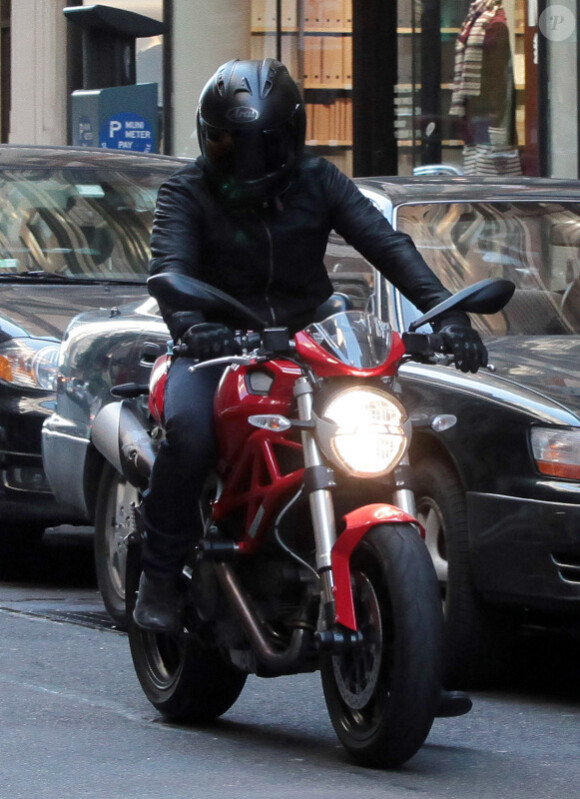 Orlando Bloom en moto, le 5 novembre 2011 à New York