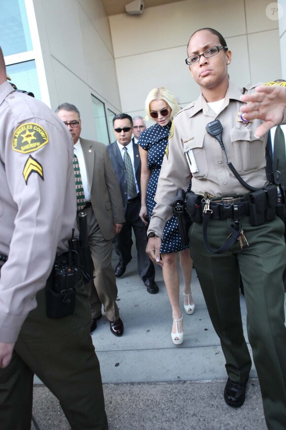 Lindsay Lohan se présente au tribunal, à Los Angeles, le 2 novembre 2011.
