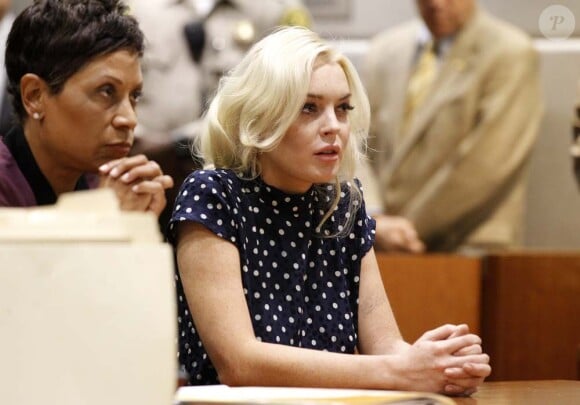 Lindsay Lohan se présente au tribunal, à Los Angeles, le 2 novembre 2011.