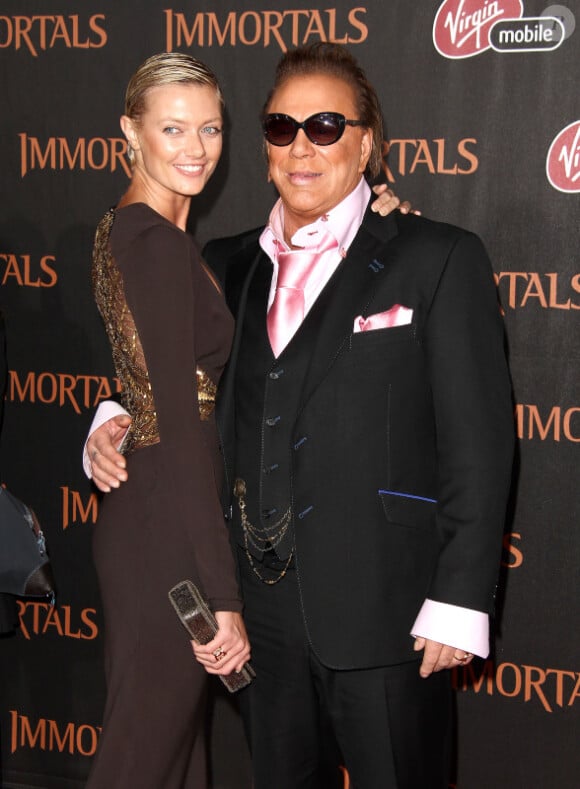 Mickey Rourke et Anastassija Makarenko à Los Angeles pour Les Immortels, le 7 novembre 2011.