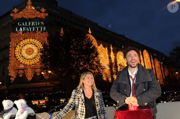 Charlie Winston lors de l'inauguration des illuminations de Noël aux Galeries Lafayette à Paris le 8 novembre