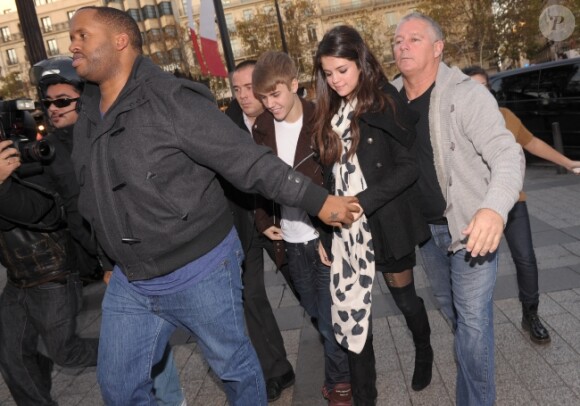 Justin Bieber et Selena Gomez passent la journée ensemble à Paris, le mercredi 9 novembre 2011.