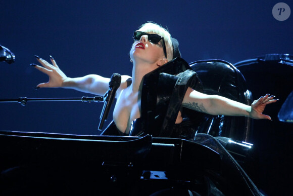 Lady Gaga a chanté Marry the night lors de la cérémonie des Bambi Awards à Wiesbaden, en Allemagne le 10 novembre 2011