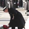 Les royaux et dignitaires britanniques honoraient le 13 novembre 2011, coquelicot à la boutonnière, le  traditionnel Dimanche du Souvenir, devant le cénotaphe de Whitehall, à Londres.