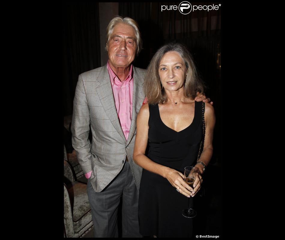 Pierre Cornette De Saint Cyr Et Marie Laforet Maître Pierre Cornette de Saint Cyr et sa femme lors du dîner des stars