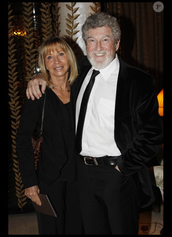 Patrick Prejean et sa femme lors du dîner des stars au Fouquet's à Paris, organisé par le Dr Pierre Huth, au profit du dépistage du cancer à l'Institut Fournier le 14 novembre 2011 