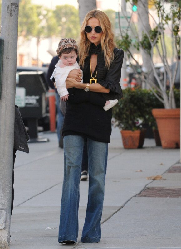Rachel Zoe et son fils Skyler à Beverly Hills, le 16 novembre 2011.