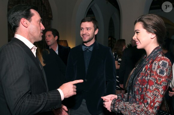 Ambiance décontractée lors du dîner Tod's organisé au Château Marmont le 16 novembre 2011. Jon Hamm, Justin Timberlake et Hailee Steinfeld.