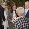 La princesse Charlene de Monaco vivait le 17 novembre 2011 sa première distribution de sacs alimentaires dans les locaux de la Croix Rouge monégasque.