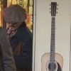 Johnny Depp achète une guitare à New York, le 18 novembre 2011.