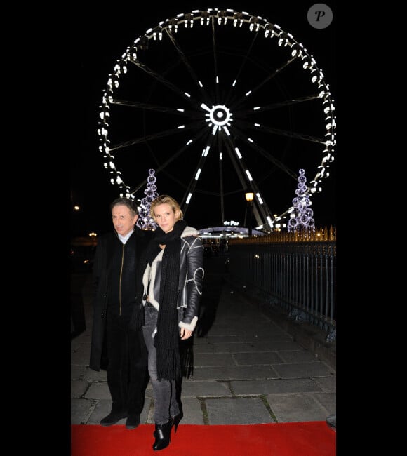 Lorie et Michel Drucker participent aux illuminations de Noël de la Place de la Concorde, à Paris, le vendredi 18 novembre 2011.
