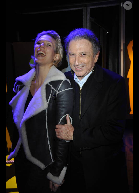 Lorie et Michel Drucker déclenchent les illuminations de  Noël de la Place de la Concorde, à Paris, le vendredi 18 novembre 2011.