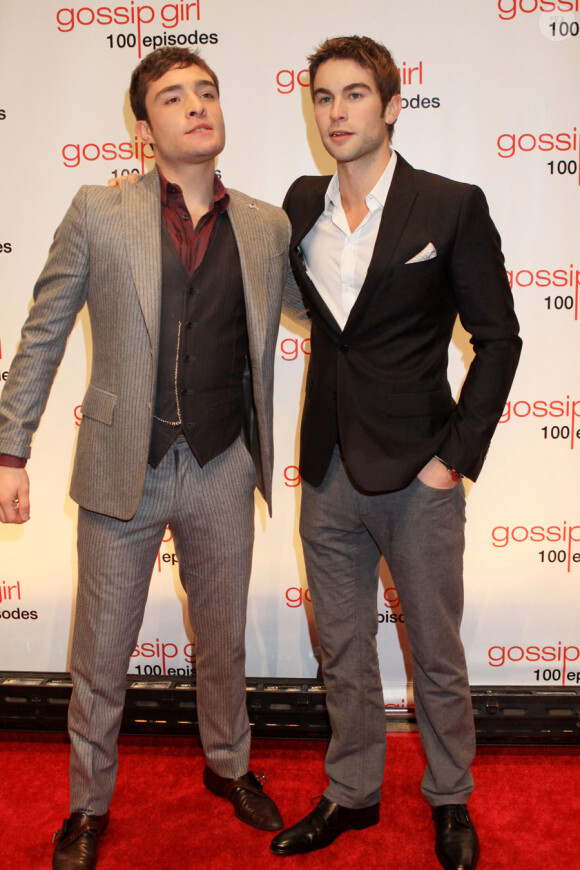 Ed Westwick et Chace Crawford chez Cipriani sur Wall Street à New York, pour fêter le  100e épisode de Gossip Girl le 19 novembre 2011.