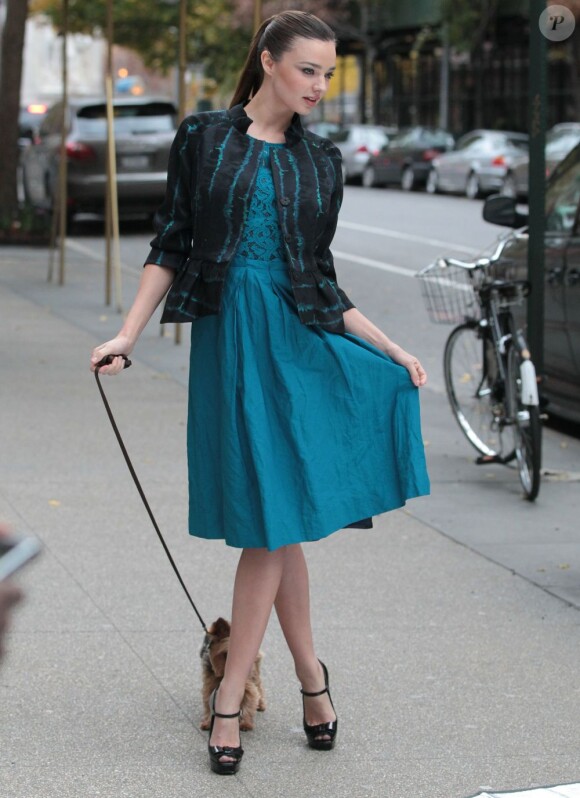 Miranda Kerr en plein shooting à New York le 21 novembre 2011