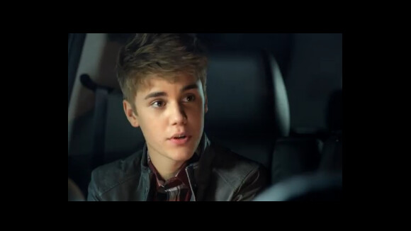 Justin Bieber : Il rend un taxi et des employés de Macy's hystériques !