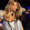 Doutzen Kroes sublime sur le podium pour Victoria's Secret