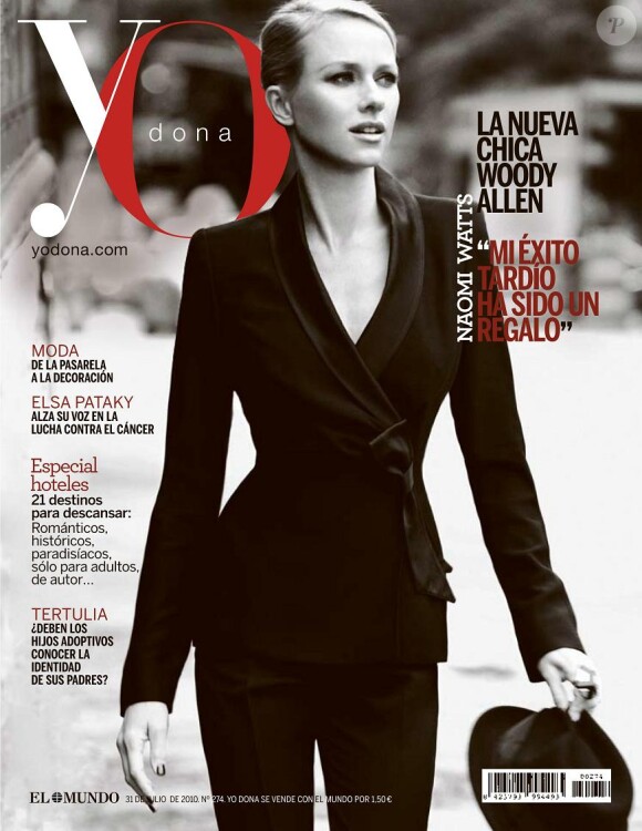 La ravissante Naomi Watts porte le costume masculin à merveille, comme le prouve cette couv' du magazine espagnol Yo Dona de juillet 2010.