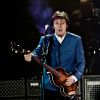 Paul McCartney très en forme à Bercy, Paris, le 30 novembre 2011.