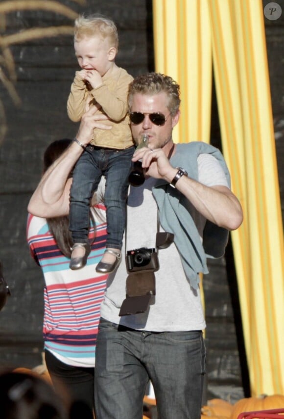 Eric Dane et sa fille Billie à Los Angeles le 16 octobre 2011