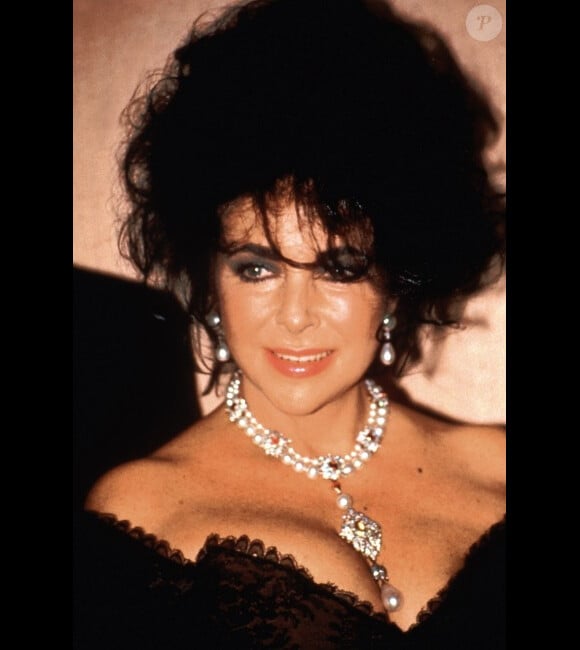 Elizabeth Taylor portait l'un des colliers orné de la perle Peregrina, au début des années 90 (archives).