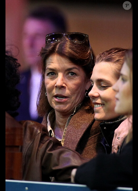 Charlotte Casiraghi et sa maman la princesse Caroline lors de la 3ème édition des Gucci Master, à Villepinte, le 2 décembre 2011