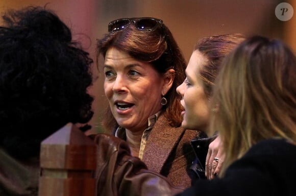 Charlotte Casiraghi complice avec sa maman la princesse Caroline lors de la 3ème édition des Gucci Master, à Villepinte, le 2 décembre 2011