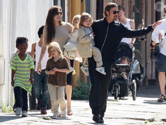 Brad Pitt et Angelina Jolie en famille le 20 mars 2011 à La Nouvelle Orléans