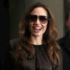 Angelina Jolie, souriante et très en beauté à la sortie du Mandarin Oriental. New York, le 5 novembre 2011.