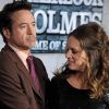 Robert Downey Jr. et son épouse Susan pour l'avant-première de Sherlock Holmes 2 : jeux d'ombre à Los Angeles, le 6 décembre 2011.
